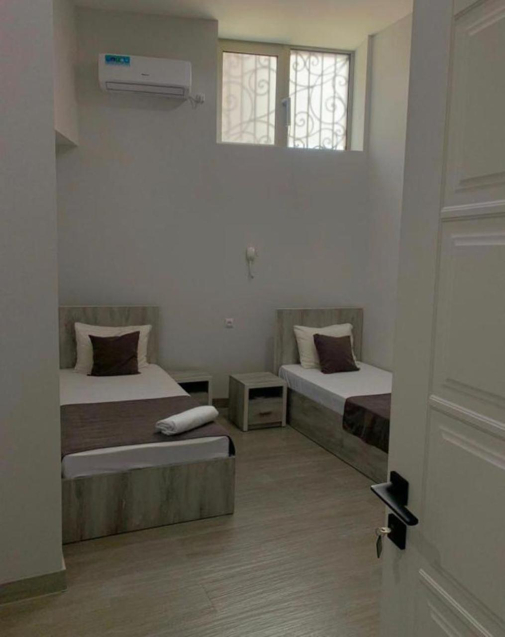 Hotel Menua Erivan Zimmer foto
